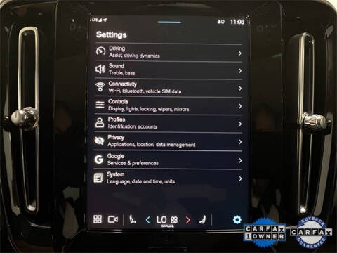 2025 Volvo XC40 B5 Plus Bright Theme