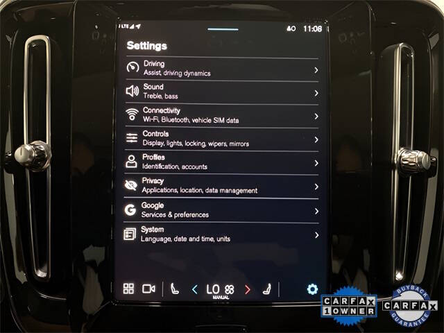 2025 Volvo XC40 B5 Plus Bright Theme