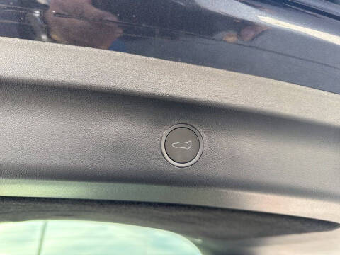 2025 Tesla Model Y Performance