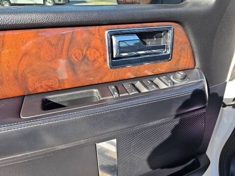 2017 Lincoln Navigator Select