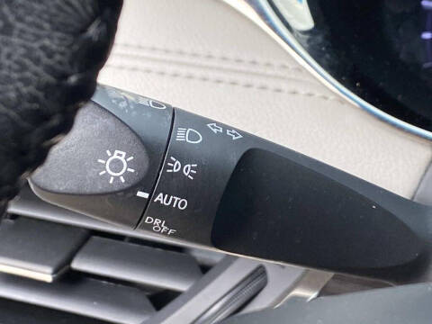 2013 Toyota Avalon Hybrid XLE Premium