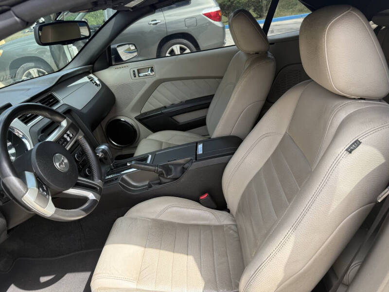 2011 Ford Mustang V6 Premium