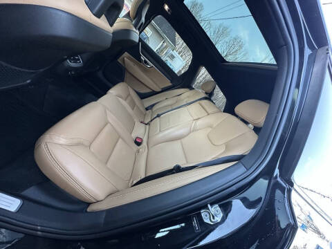 2018 Volvo V90 Cross Country T5