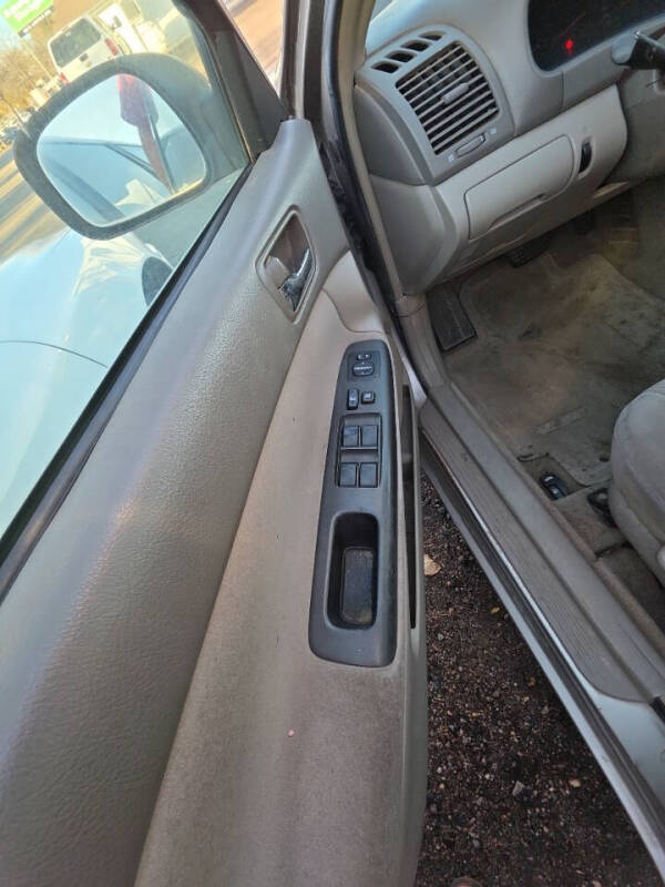 2005 Toyota Camry LE