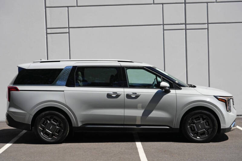 2025 Kia Carnival SX