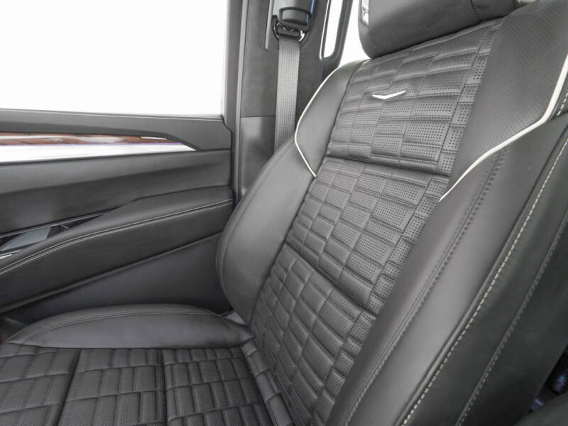 2025 Cadillac Escalade Sport Platinum