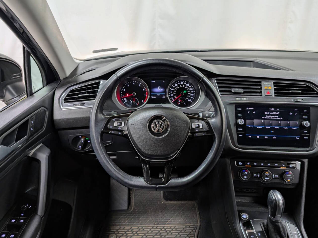 2019-volkswagen-tiguan-se.jpg