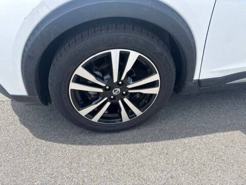 2020 Nissan Kicks SR