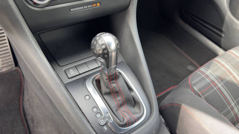 2013 Volkswagen GTI Wolfsburg Edition