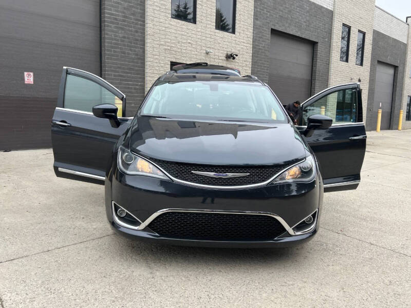 2020 Chrysler Pacifica Touring L