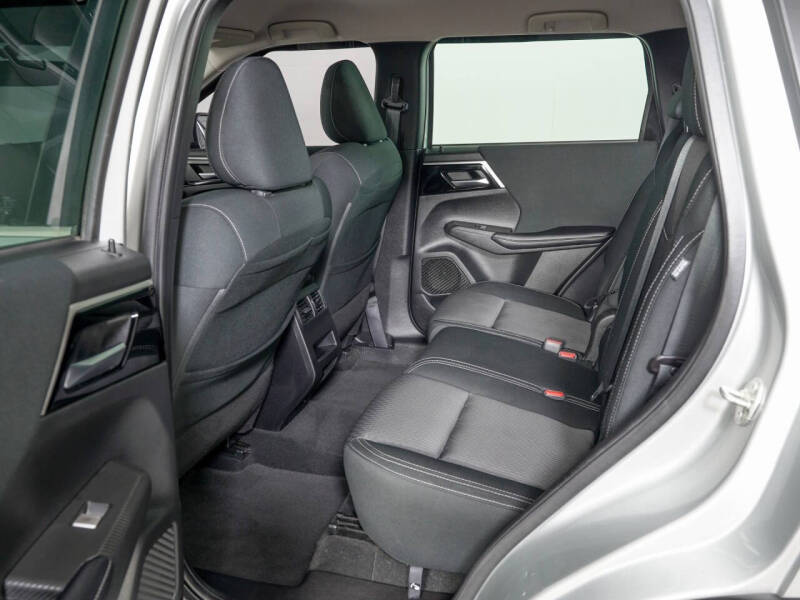 2022 Mitsubishi Outlander ES