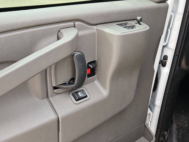 2024 GMC Savana 2500