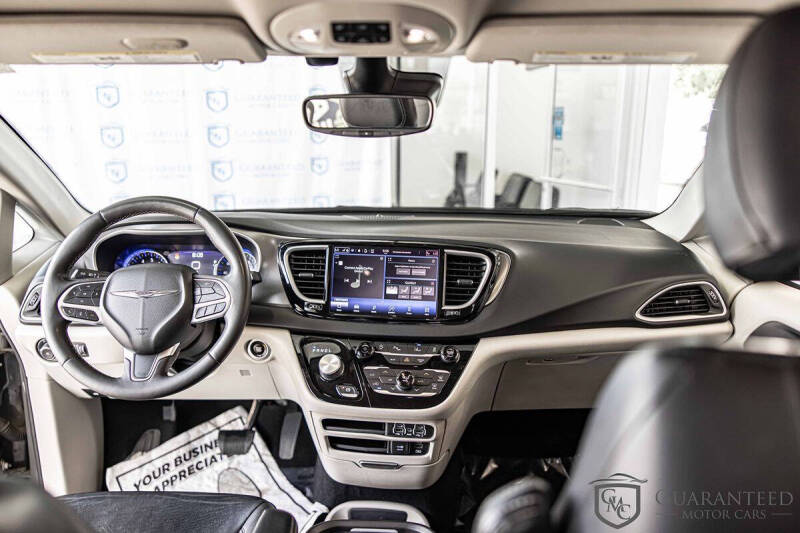 2022 Chrysler Pacifica Touring L