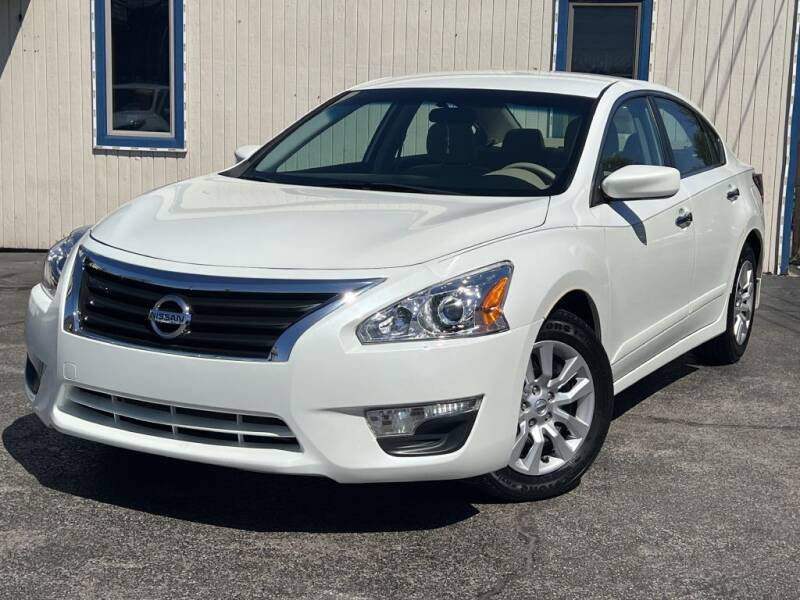 2014 Nissan Altima for sale at Dynamics Auto Sale in Highland IN