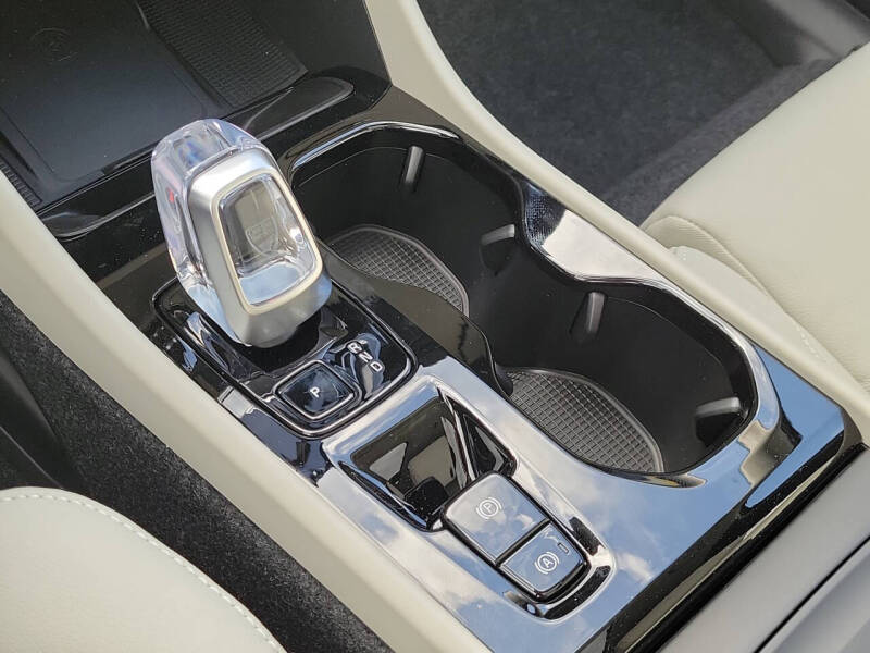 2026 Volvo XC40 B5 Plus