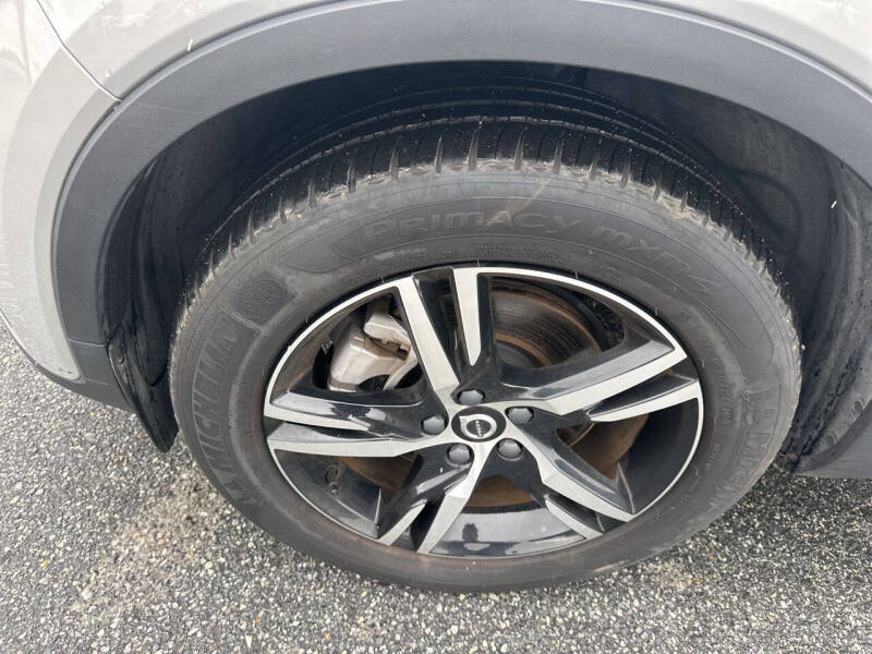 2025 Volvo XC40 B5 Core Bright Theme