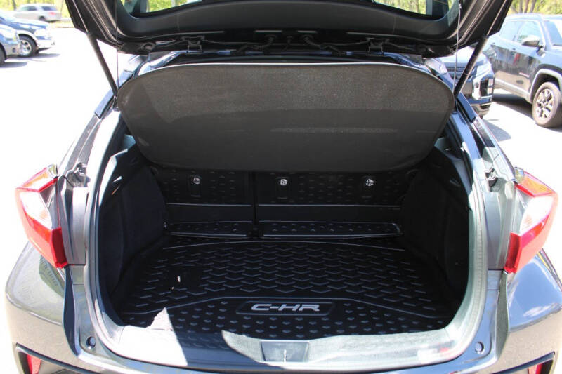 2021 Toyota C-HR LE