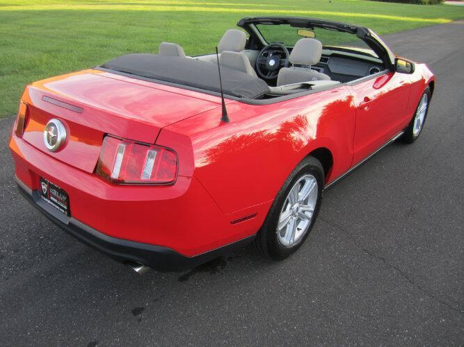 2011 Ford Mustang V6