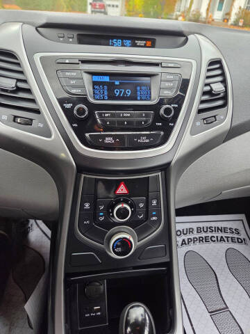 2016 Hyundai Elantra SE