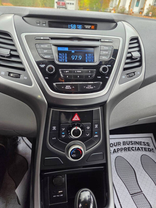 2016 Hyundai Elantra SE