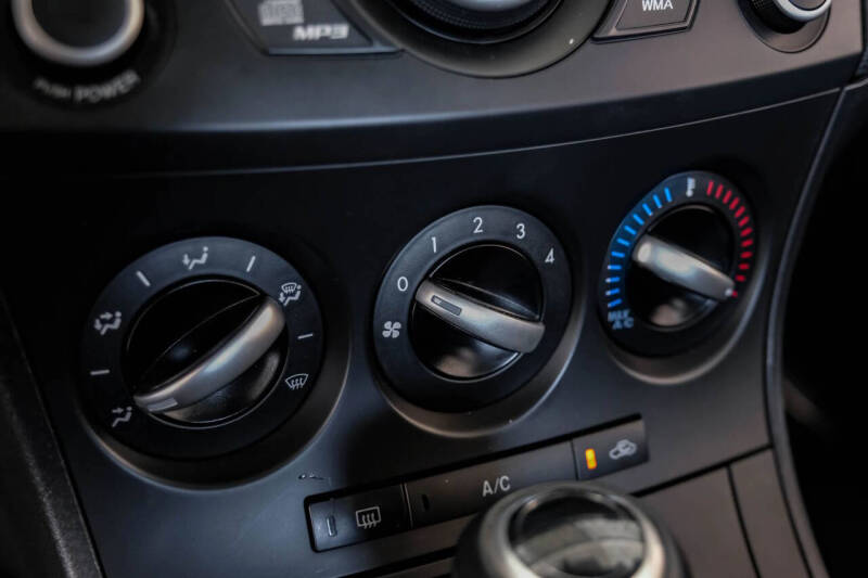 2012 Mazda MAZDA3 i Grand Touring