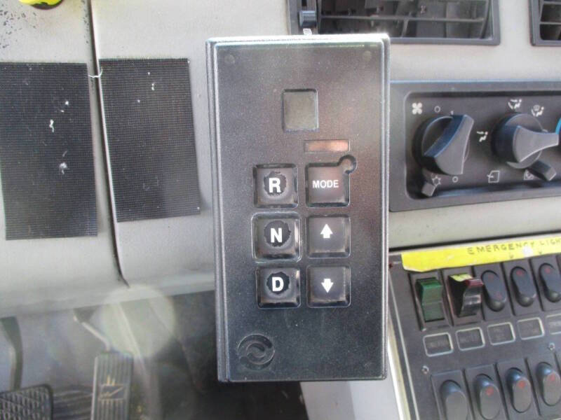 2000 Freightliner FL60