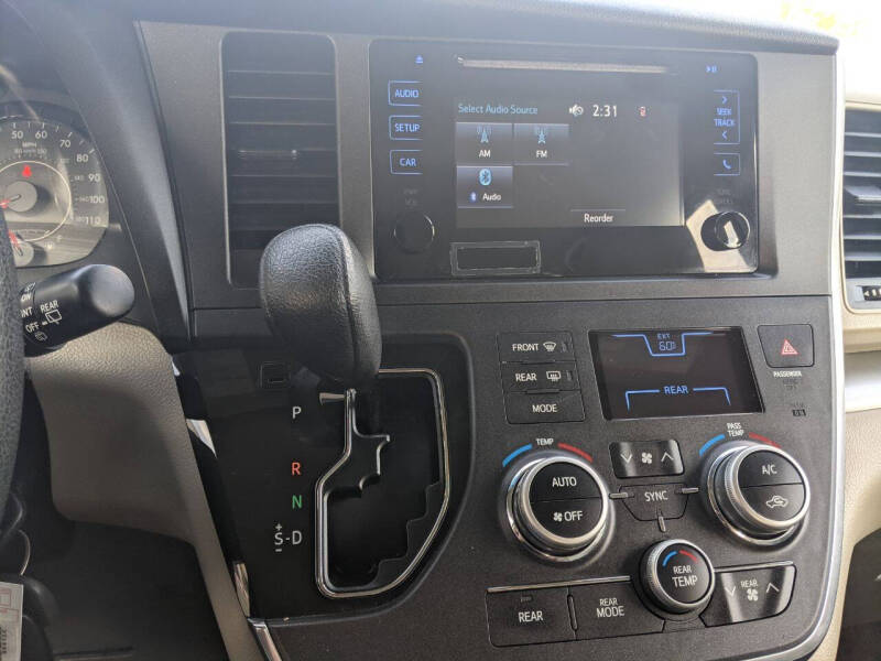 2017 Toyota Sienna L 7-Passenger