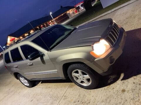 2005 Jeep Grand Cherokee for sale at United Motors in Saint Cloud MN