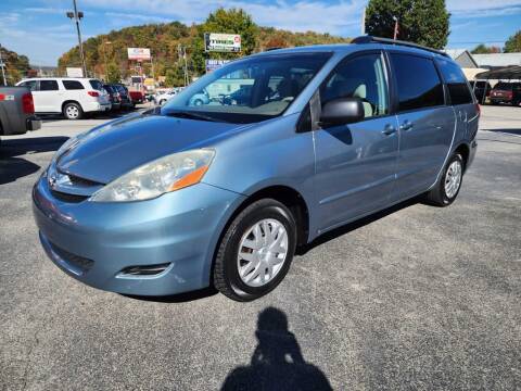 2006 Toyota Sienna for sale at MCMANUS AUTO SALES in Knoxville TN