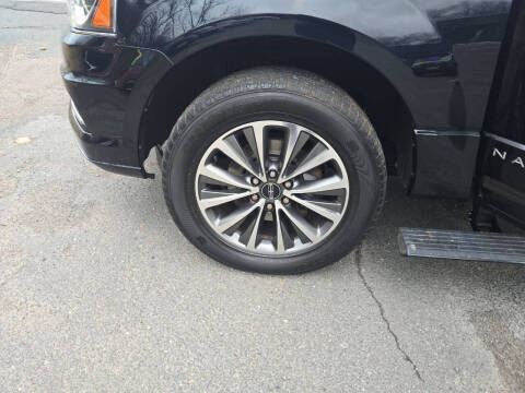 2017 Lincoln Navigator Select