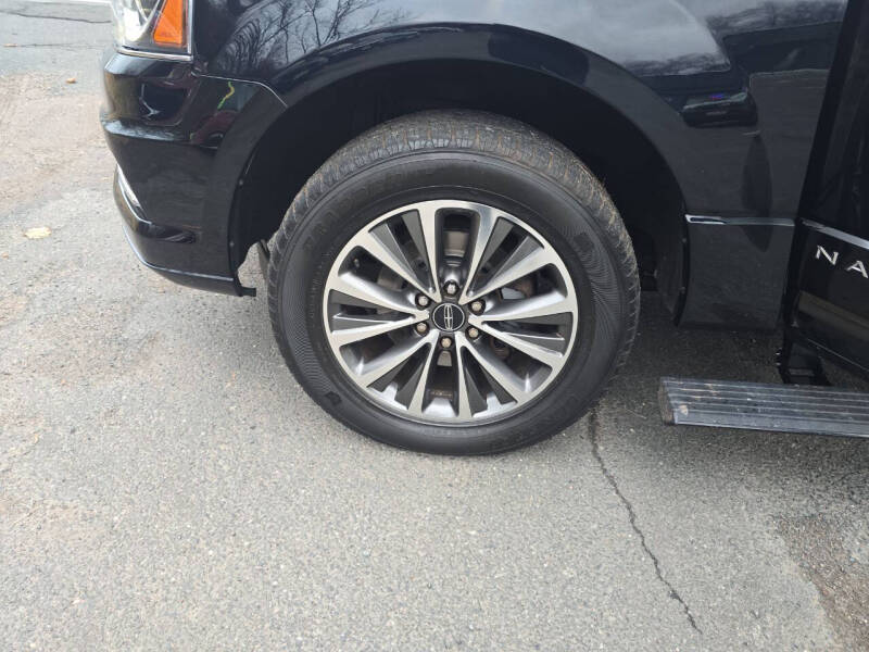 2017 Lincoln Navigator Select