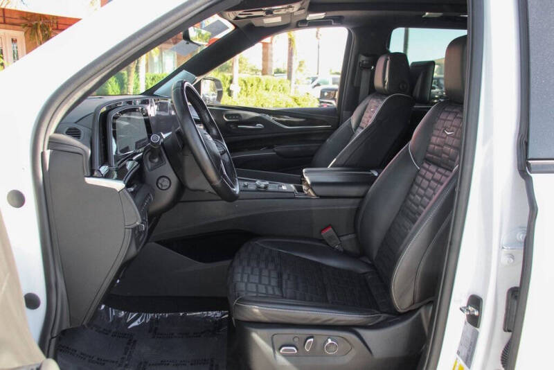 2023 Cadillac Escalade Sport Platinum