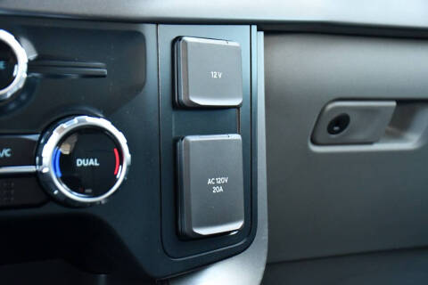 2025 Ford F-150 Lightning XLT