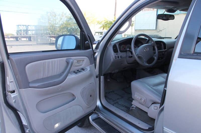 2003 Toyota Sequoia Limited