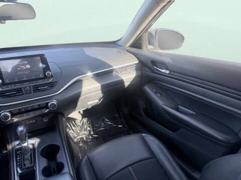 2022 Nissan Altima 2.5 SR