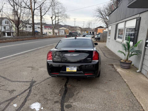 2018 Chrysler 300 Touring
