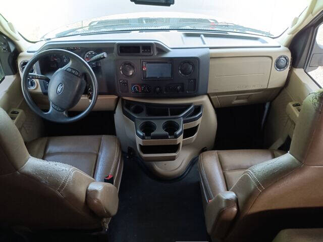 2016 Forest River Forester 3051S