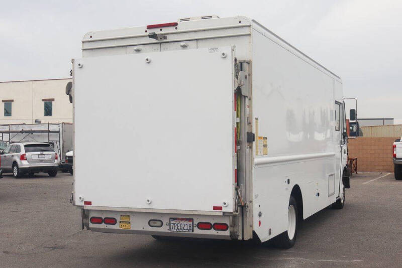 2015 Freightliner MT45 Chassis