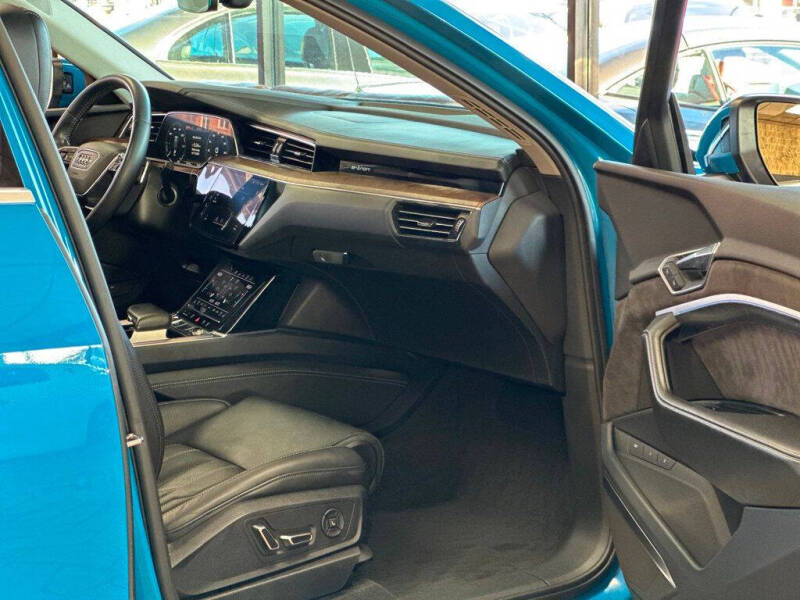 2019 Audi e-tron quattro Prestige