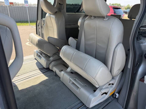 2012 Toyota Sienna XLE 8-Passenger