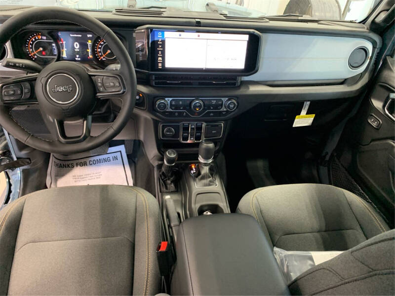 2025 Jeep Gladiator Sport