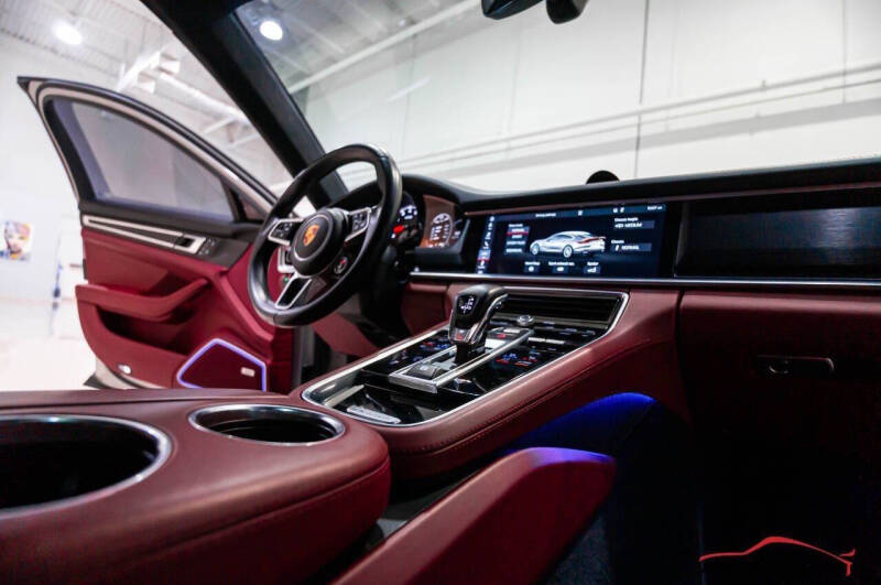 2019 Porsche Panamera GTS