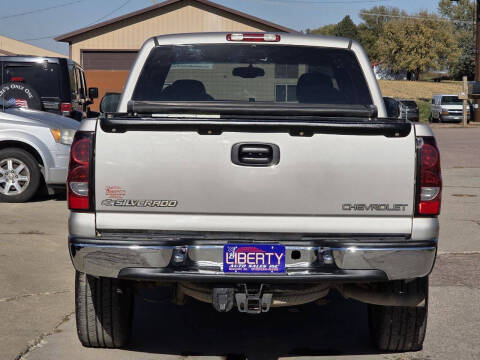 2004 Chevrolet Silverado 1500 LS