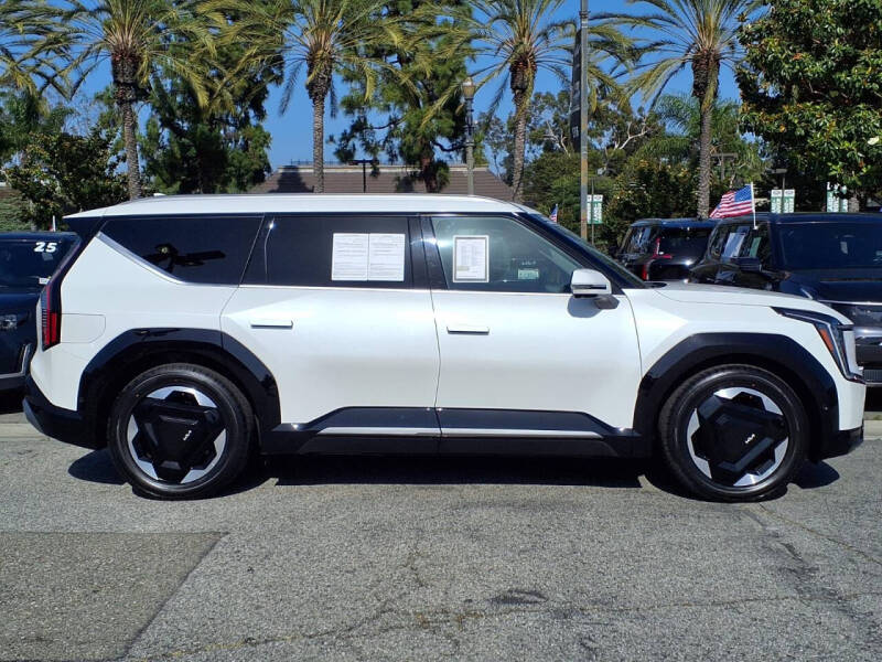2024 Kia EV9 Land