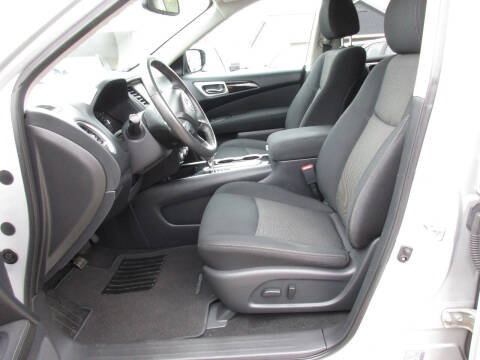 2017 Nissan Pathfinder SV