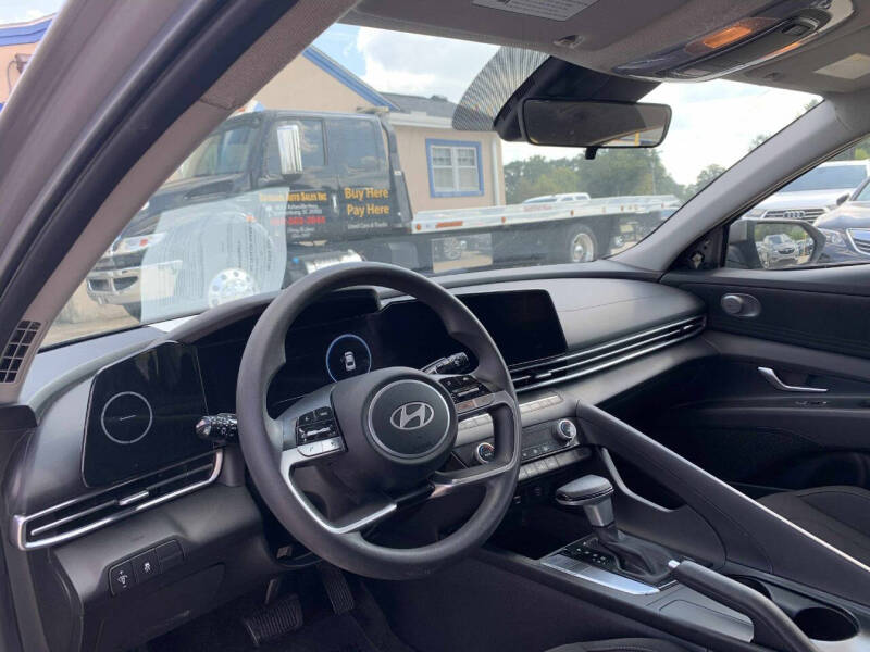 2024 Hyundai Elantra SEL