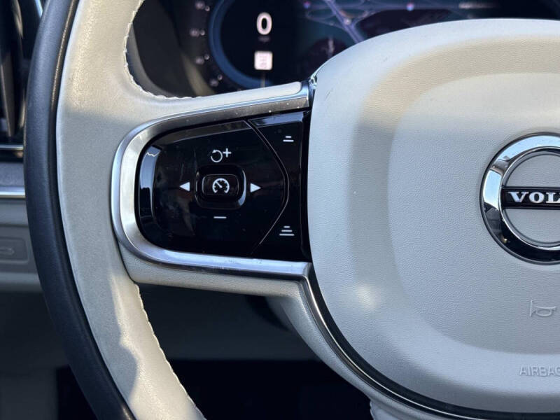 2024 Volvo S60 B5 Ultimate Dark Theme