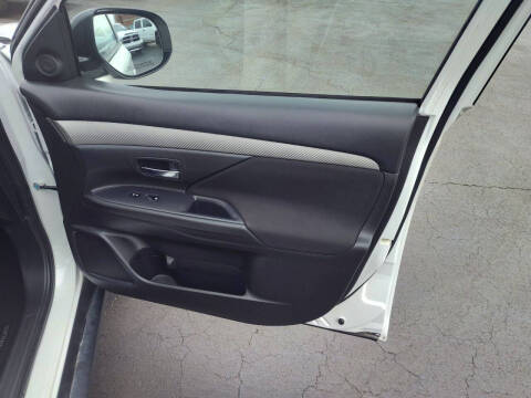 2018 Mitsubishi Outlander ES