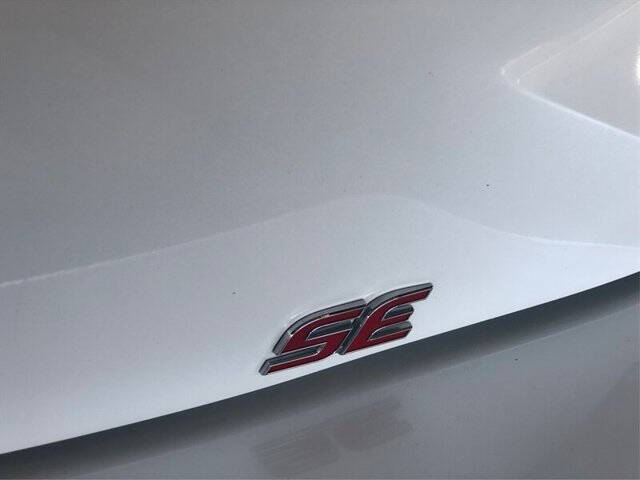 2020 Toyota Corolla Hatchback SE