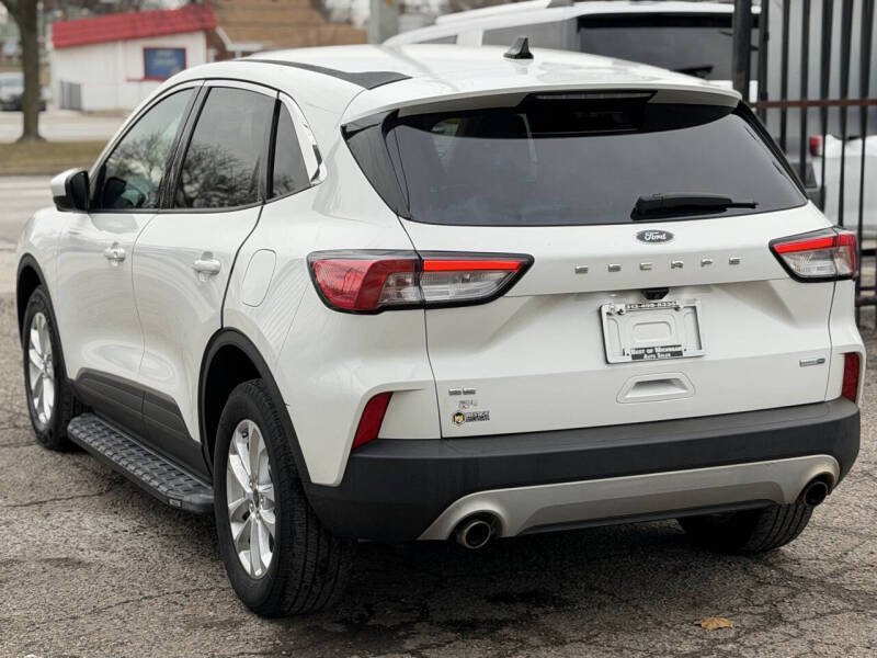 2020 Ford Escape SE